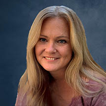 Karen Bruseo Headshot